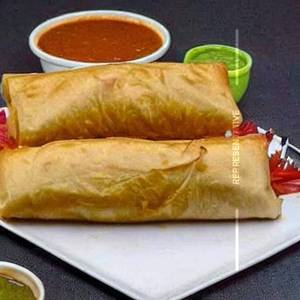 Chilli Chicken Cheese Schezwan Roll