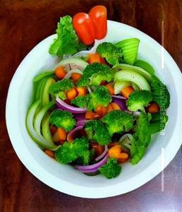 Veg Tossed Salad Sandwich