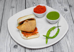 Aamchi Mumbai Samosa Pav