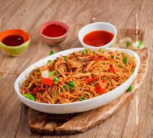 Schezwan Noodles - Chicken