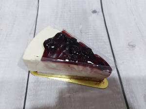 Blueberry Cheesecake Slice