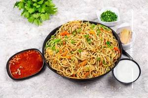Mix Chilly Garlic Noodles (Chicken & Pork)
