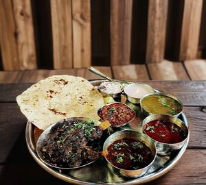 Special Chicken Thali