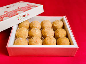 Moong Dal Ka Laddu
