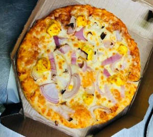 Onion & Paneer Pizza