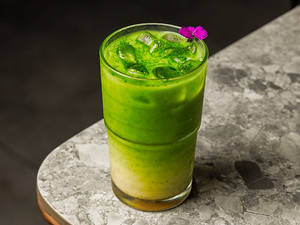 Golden Glow Matcha Latte