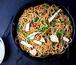 Egg Hakka Noodles