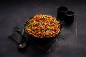 Egg Schezwan Hakka Noodles