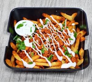 Crunchy chicken loaded fries