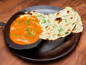 Onion Naan With Chole (2 Pcs)