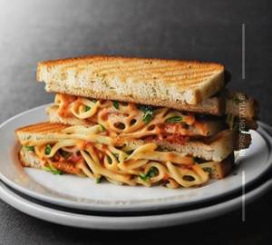 Pasta sandwich