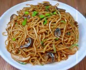 Schezwan Mushroom Noodles