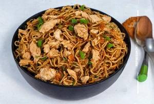 Tossed Chicken Noodles