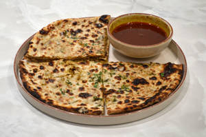 Special Chicken Naan With Gravy