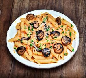 Red Sauce Mushroom Penne Pasta