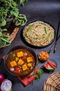 Hakka Noodle + Paneer Chilli Gravy