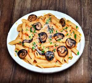 Red Sauce Mushroom Pasta