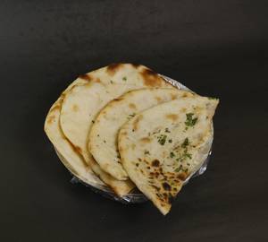 Masala Kulcha (1 Piece)