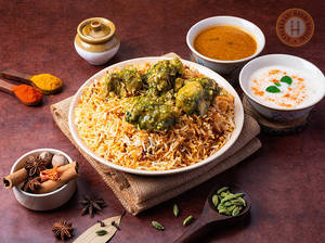 Andhra Style Chilli Chicken Biryani (serves-2)