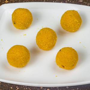 Besan laddu [5 pieces]