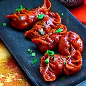 Paneer chilli momos