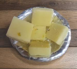 Khoya Barfi 
