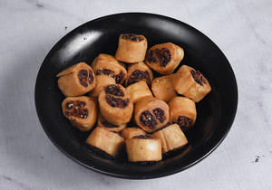 Gujrati Bhakarwadi