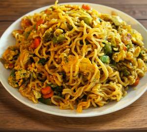 Egg and chicken maggi