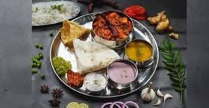 Veg Kolhapuri Thali