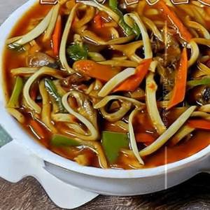 Veg Mushroom Chowmein Gravy
