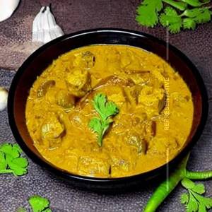 Badam Muttn Korma