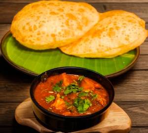 2 Pc's Poori With Mini Chicken Curry