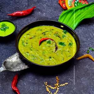 Palak Dal Bengali Style Gravy