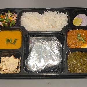 Paneer Deluxe Thali