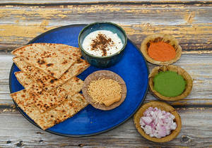 Bhujia Pyaz Parantha