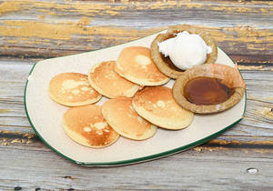 Pan Cakes With Maple Syrup,