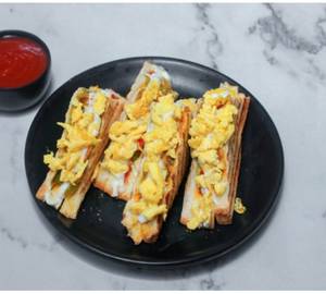 Egg club sandwich