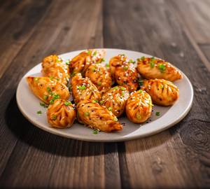 Chowmein Paneer Fried Momos