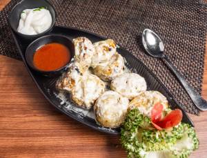 Paneer Afghani Momos [8 Pcs]