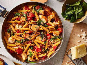 Chicken Mix Sauce Pasta