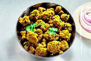 Gobhi Matar Masala             