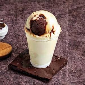 Brownie Cream Cone Affogato