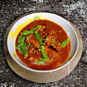 Smoke pork axone curry