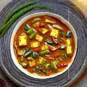 Veg Mushroom Paneer Chowmein Gravy