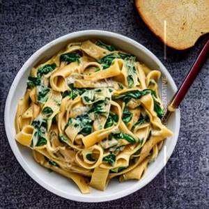 Fettuccine Ai Funghi E Spinach
