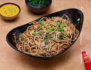 Mushroom Hakka Noodles