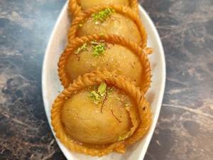 Pancham's Chandrakala 300 Gms( 3 Pcs)