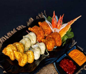 Veg Momo Box (12pcs)