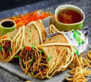 Chow mein Roll