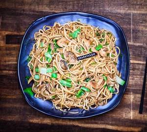 Mushroom Hakka Noodles